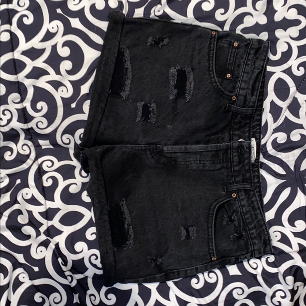New Black ripped shorts size 28